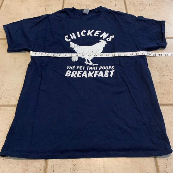Funny Navy Blue Shirt L Chickens The Pet That Poops Breakfast Fruit of the Loom - Picture 5 of 5